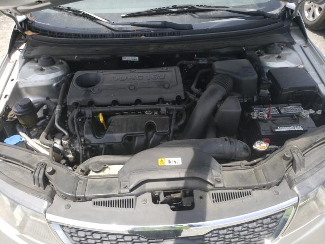 Photo 6 VIN: KNAFT4A20D5716170 - KIA FORTE LX 