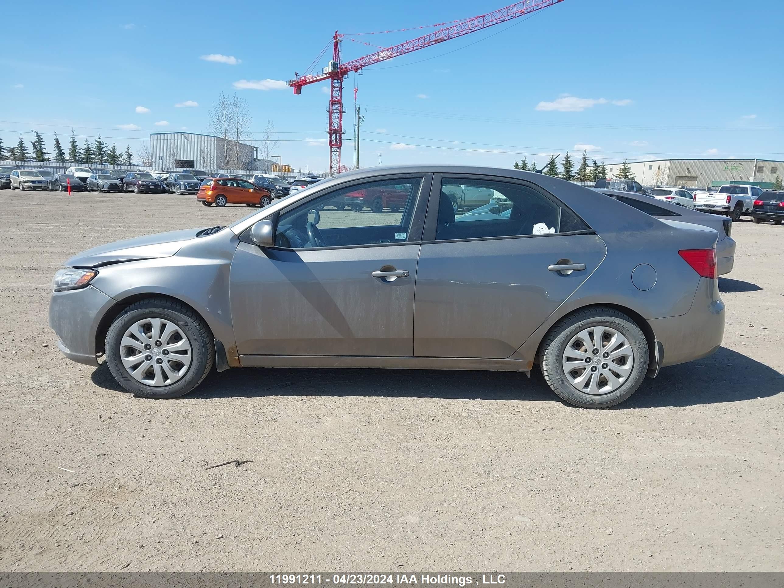 Photo 14 VIN: KNAFT4A21A5094187 - KIA FORTE 