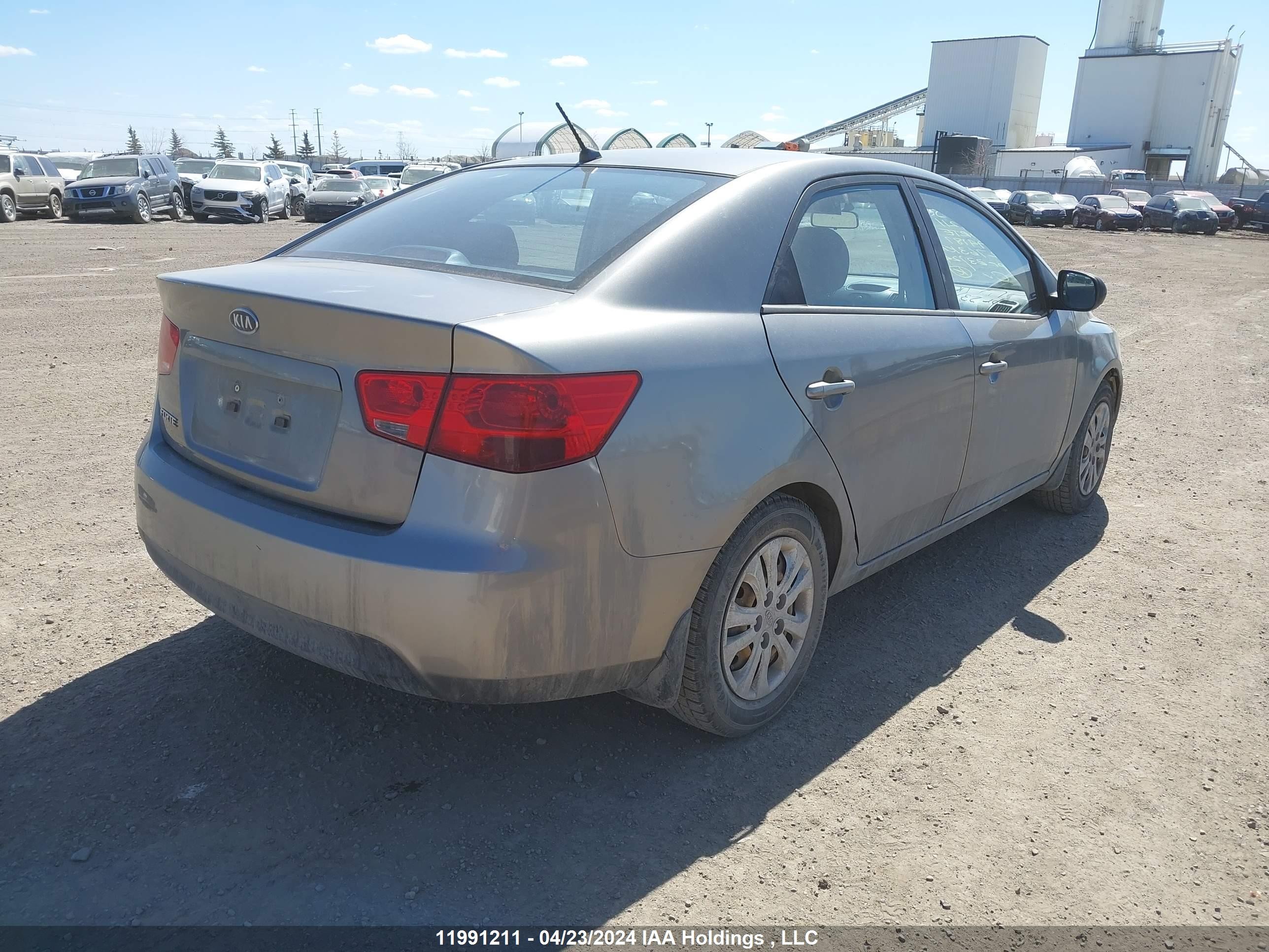 Photo 3 VIN: KNAFT4A21A5094187 - KIA FORTE 