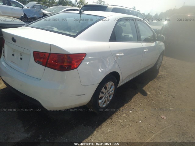 Photo 3 VIN: KNAFT4A21C5555455 - KIA FORTE 