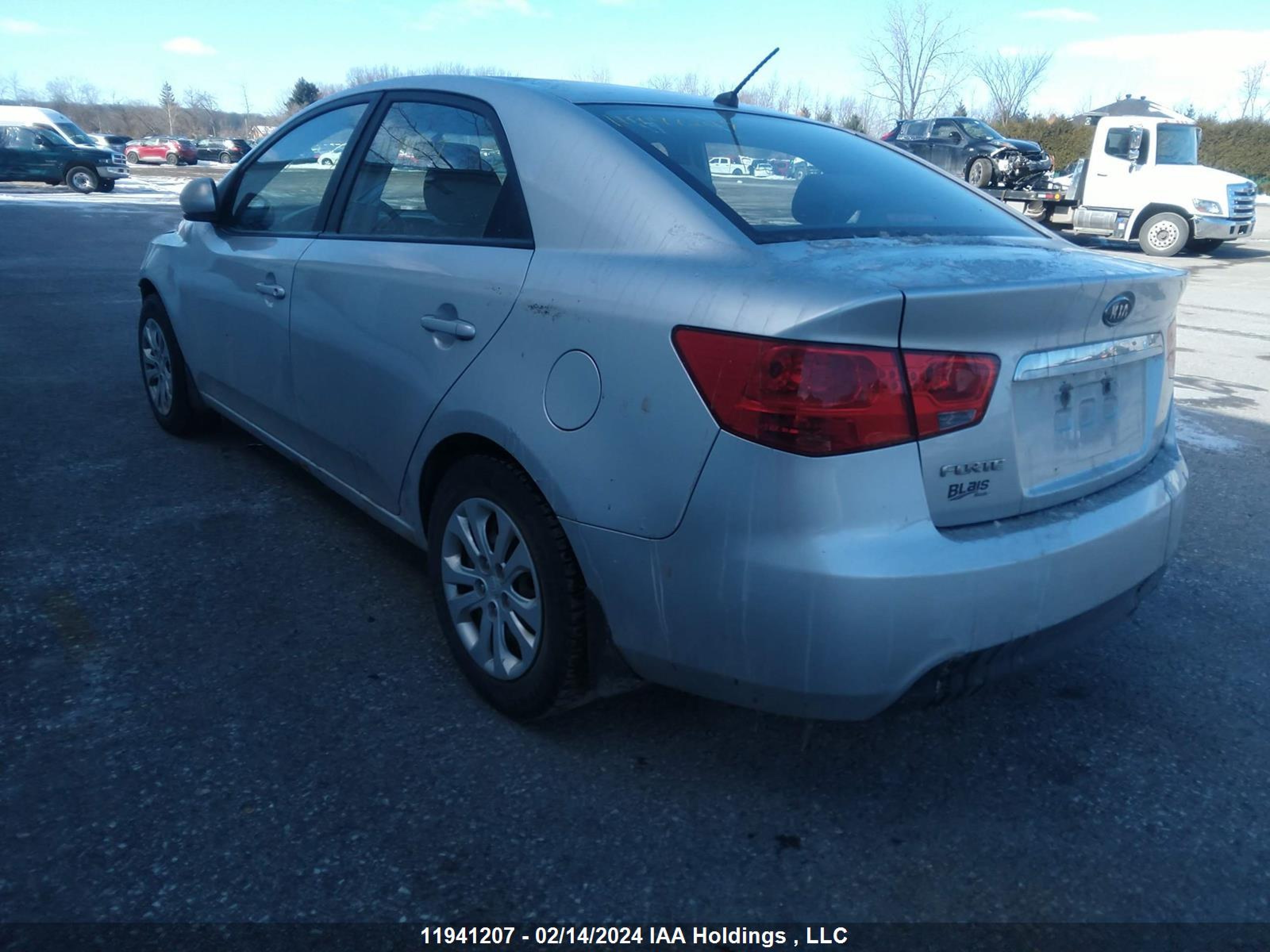 Photo 2 VIN: KNAFT4A21C5612558 - KIA FORTE 