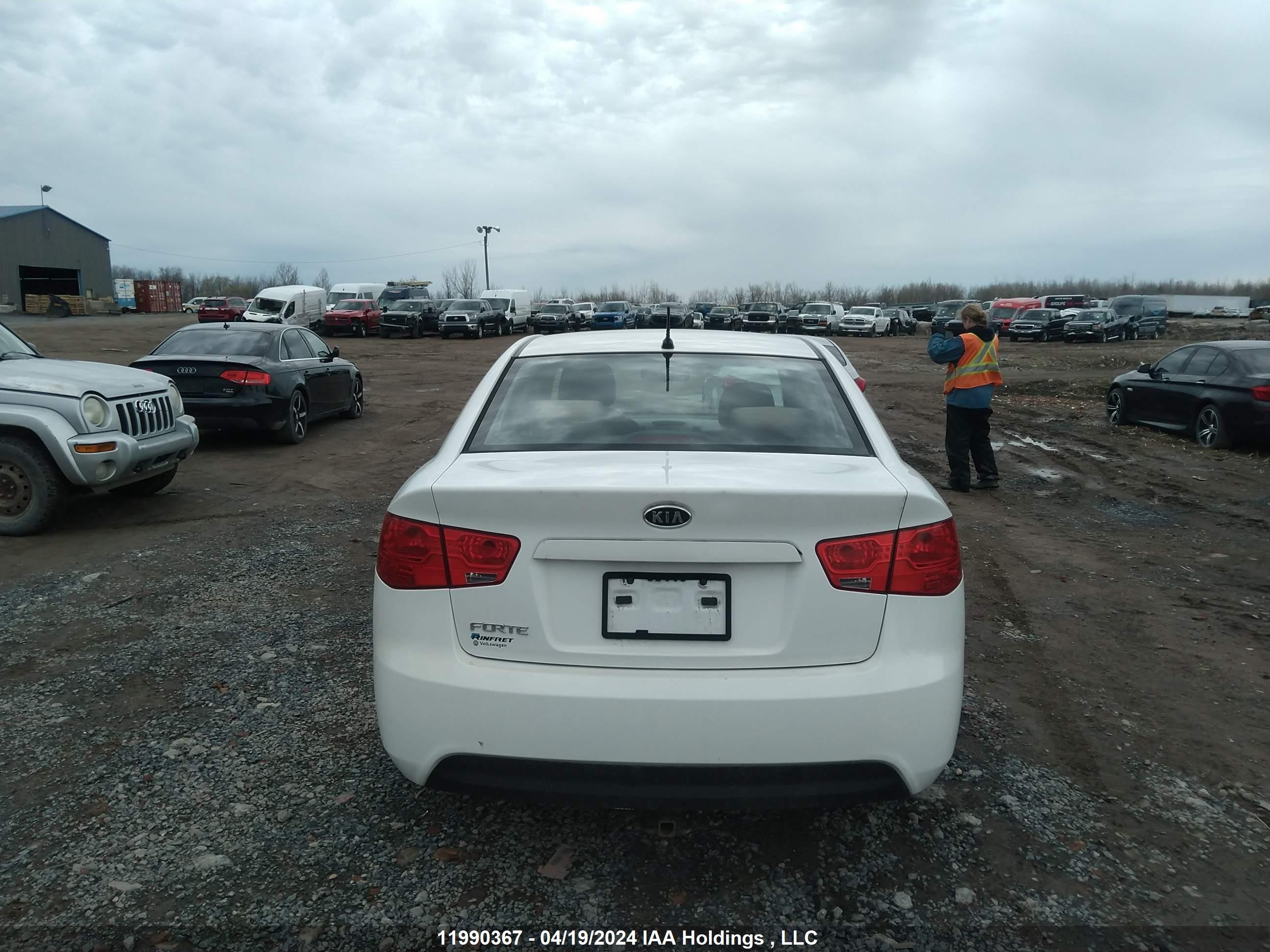 Photo 15 VIN: KNAFT4A22A5047069 - KIA FORTE 