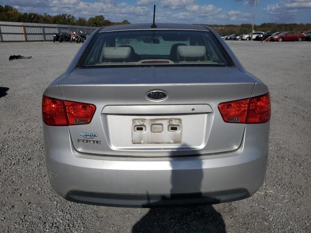 Photo 5 VIN: KNAFT4A22A5049307 - KIA FORTE LX 