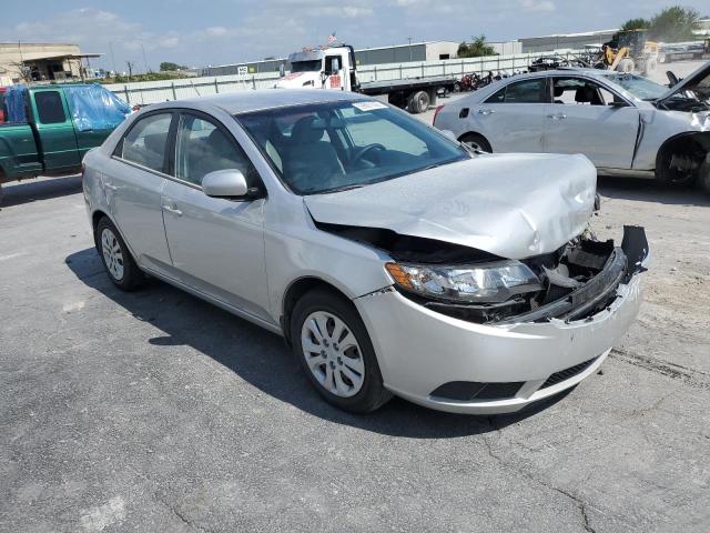 Photo 3 VIN: KNAFT4A22A5105472 - KIA FORTE LX 