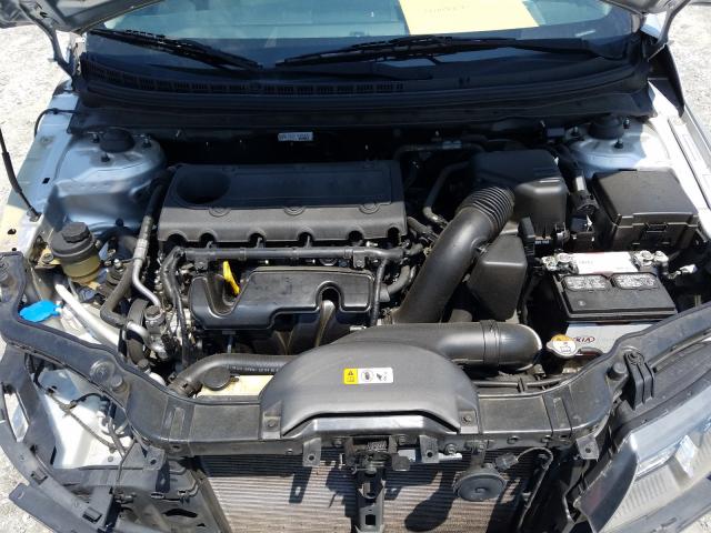 Photo 6 VIN: KNAFT4A22D5724884 - KIA FORTE LX 