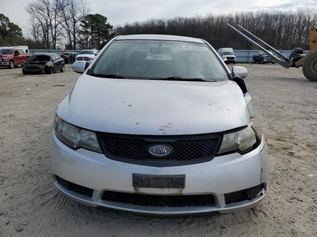 Photo 4 VIN: KNAFT4A24A5083328 - KIA FORTE LX 