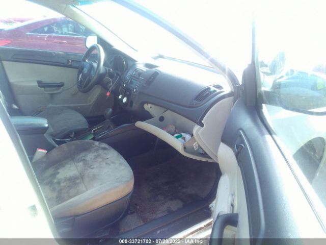 Photo 4 VIN: KNAFT4A24C5503480 - KIA FORTE 