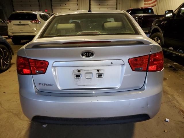 Photo 5 VIN: KNAFT4A24D5677437 - KIA FORTE 