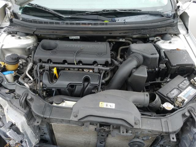 Photo 6 VIN: KNAFT4A24D5701865 - KIA FORTE LX 