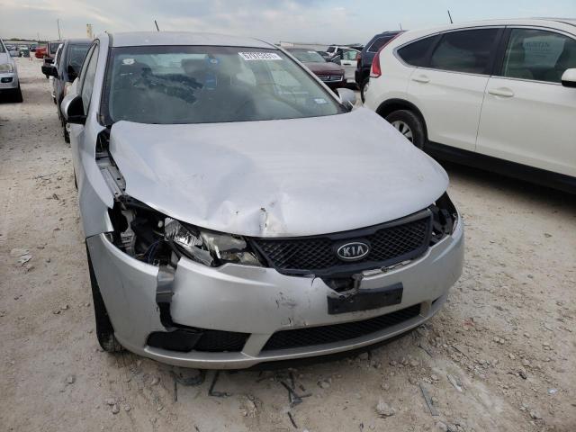 Photo 8 VIN: KNAFT4A25A5059104 - KIA FORTE LX 