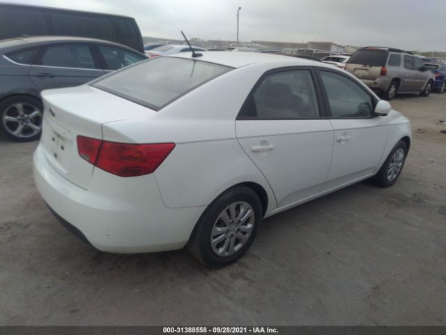 Photo 3 VIN: KNAFT4A25A5820844 - KIA FORTE 