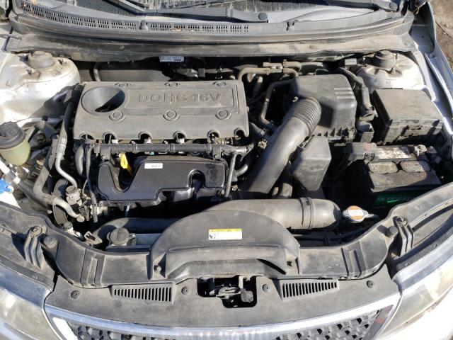 Photo 6 VIN: KNAFT4A25C5618590 - KIA FORTE LX 