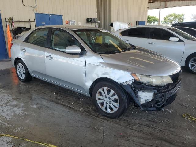 Photo 3 VIN: KNAFT4A26A5093990 - KIA FORTE LX 