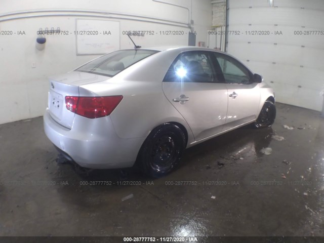 Photo 3 VIN: KNAFT4A26A5809299 - KIA FORTE 