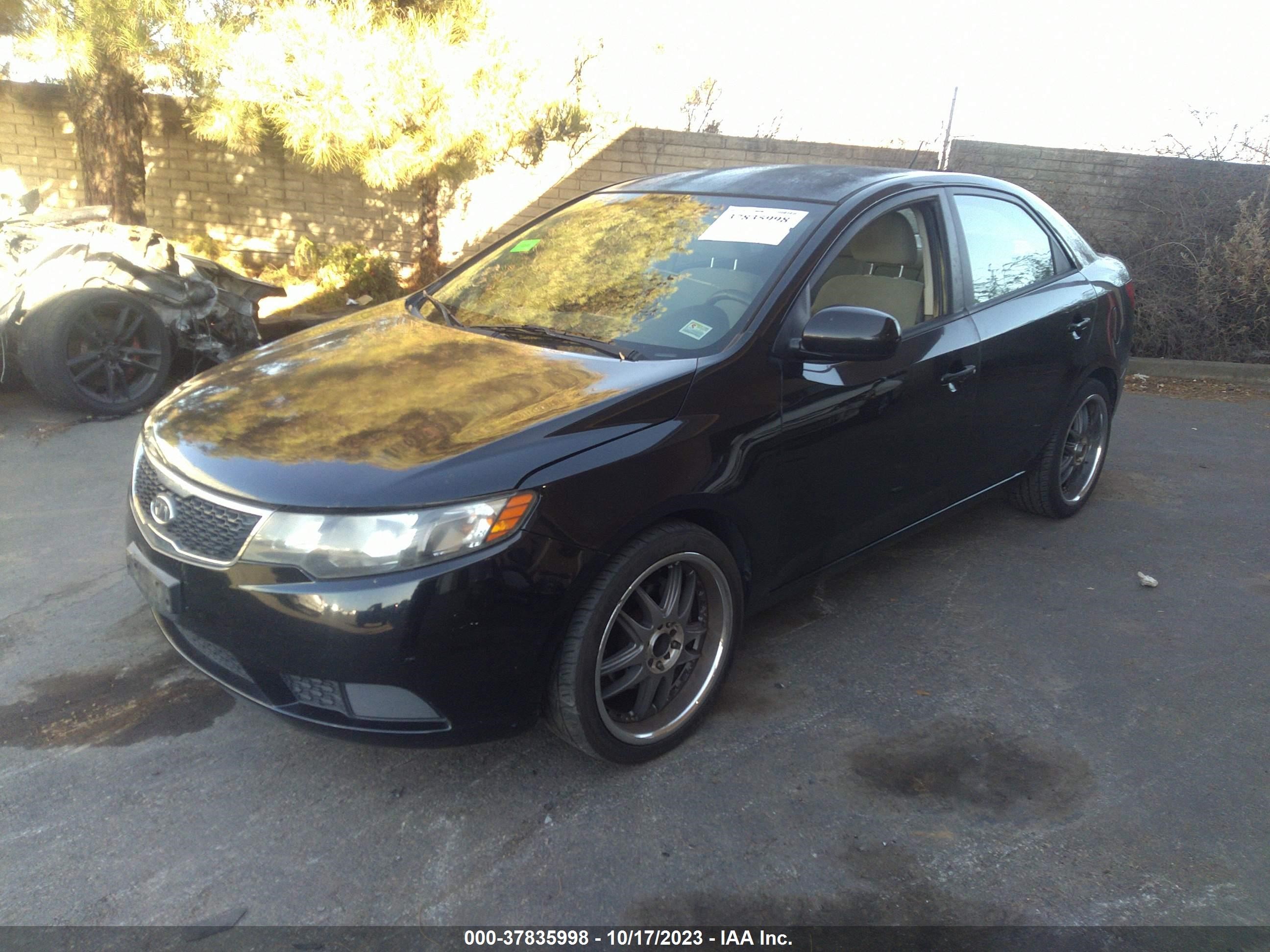 Photo 1 VIN: KNAFT4A26C5486097 - KIA FORTE 