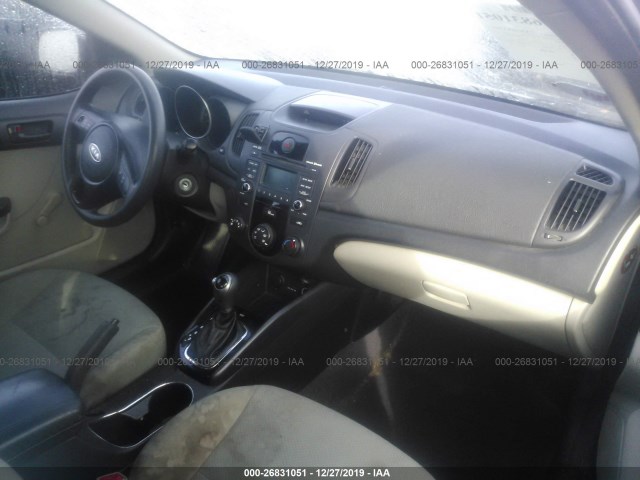 Photo 4 VIN: KNAFT4A26C5524363 - KIA FORTE 