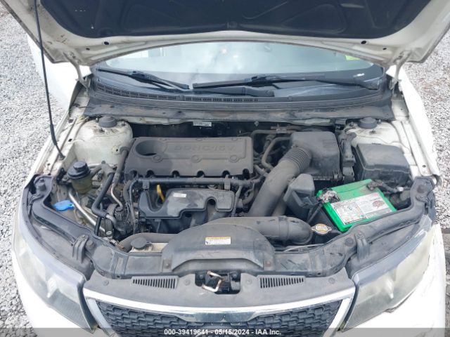 Photo 9 VIN: KNAFT4A27B5356392 - KIA FORTE 