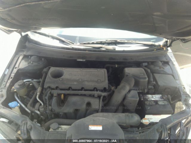 Photo 9 VIN: KNAFT4A27C5517714 - KIA FORTE 