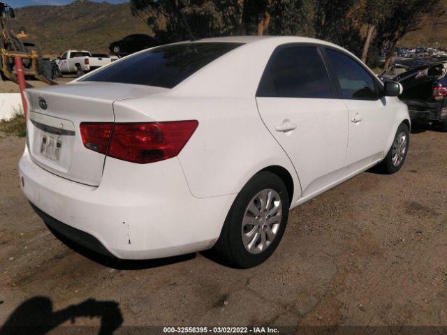 Photo 3 VIN: KNAFT4A27C5522041 - KIA FORTE 