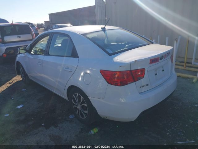 Photo 2 VIN: KNAFT4A27C5624651 - KIA FORTE 