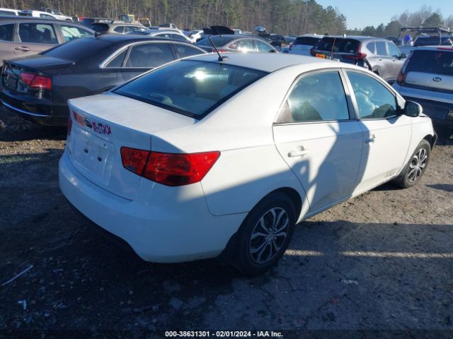 Photo 3 VIN: KNAFT4A27C5624651 - KIA FORTE 