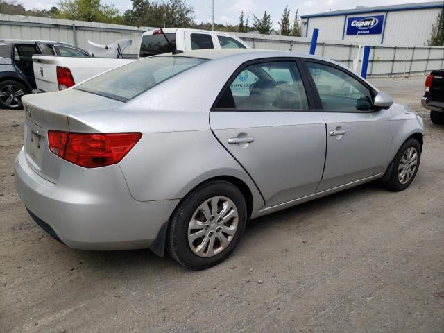 Photo 2 VIN: KNAFT4A27D5661409 - KIA FORTE LX 