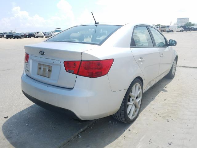 Photo 3 VIN: KNAFT4A28A5042880 - KIA FORTE LX 