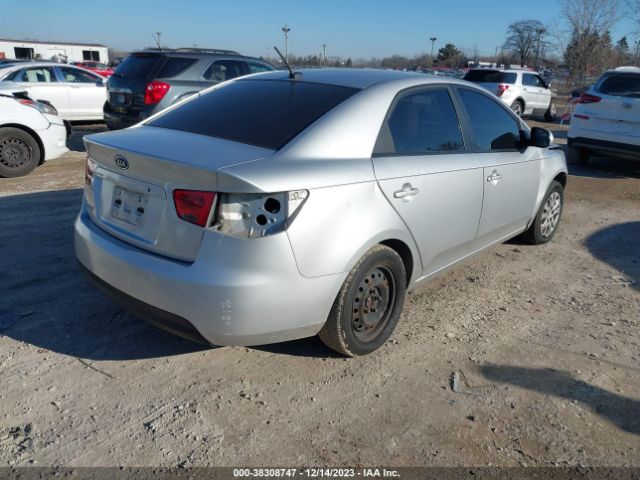 Photo 3 VIN: KNAFT4A28A5061686 - KIA FORTE 