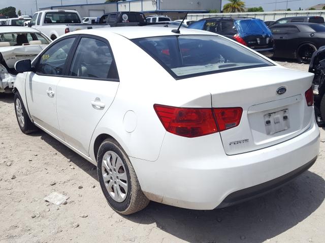 Photo 2 VIN: KNAFT4A28A5822636 - KIA FORTE LX 