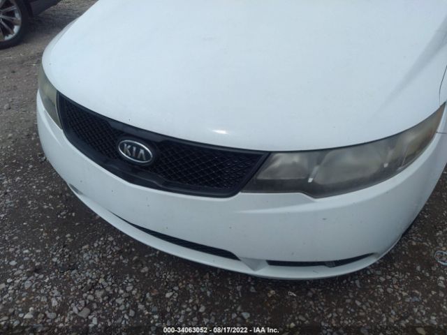 Photo 5 VIN: KNAFT4A28A5863705 - KIA FORTE 