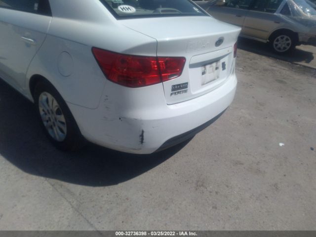 Photo 5 VIN: KNAFT4A28B5461538 - KIA FORTE 