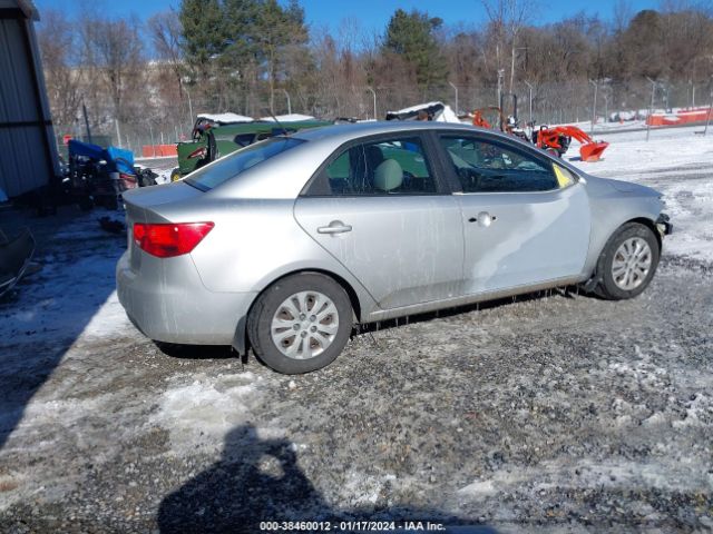 Photo 3 VIN: KNAFT4A28C5636534 - KIA FORTE 