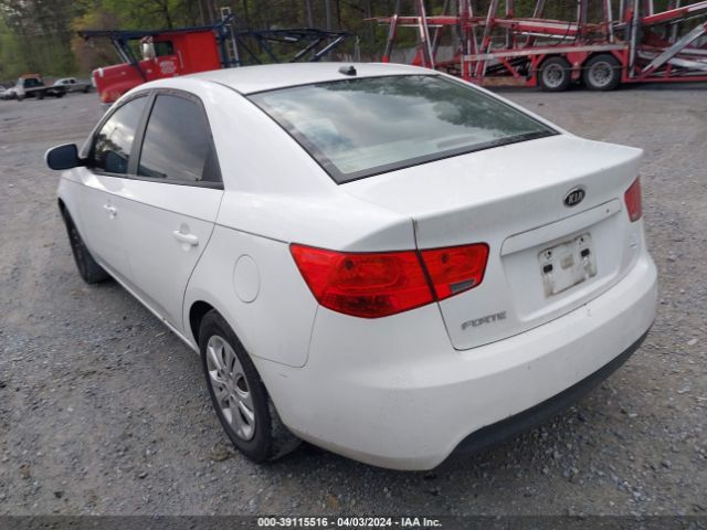 Photo 2 VIN: KNAFT4A28D5655571 - KIA FORTE 