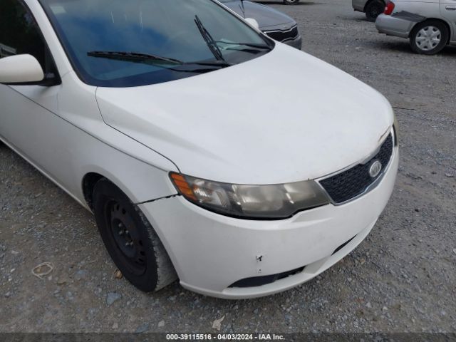 Photo 5 VIN: KNAFT4A28D5655571 - KIA FORTE 