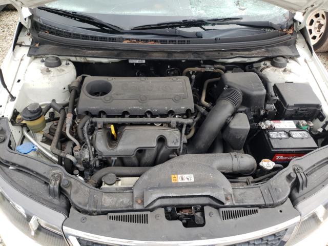 Photo 6 VIN: KNAFT4A28D5708401 - KIA FORTE LX 