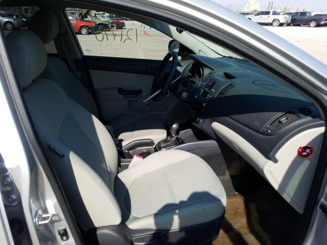 Photo 4 VIN: KNAFT4A28D5710195 - KIA FORTE LX 