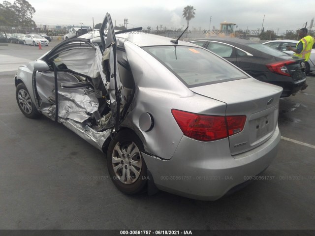 Photo 2 VIN: KNAFT4A28D5739583 - KIA FORTE 