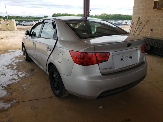 Photo 2 VIN: KNAFT4A29A5211904 - KIA FORTE LX 