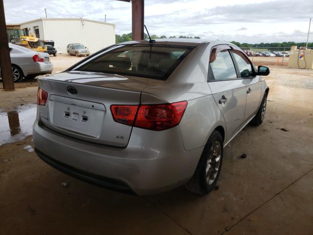 Photo 3 VIN: KNAFT4A29A5211904 - KIA FORTE LX 