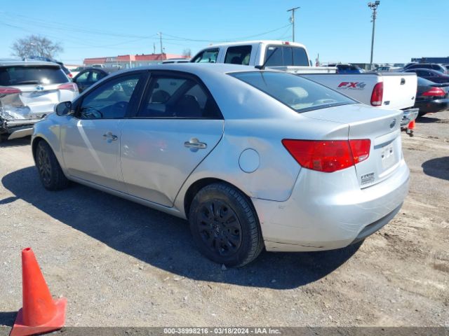 Photo 2 VIN: KNAFT4A29A5258785 - KIA FORTE 