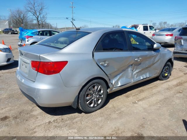 Photo 3 VIN: KNAFT4A29A5258785 - KIA FORTE 