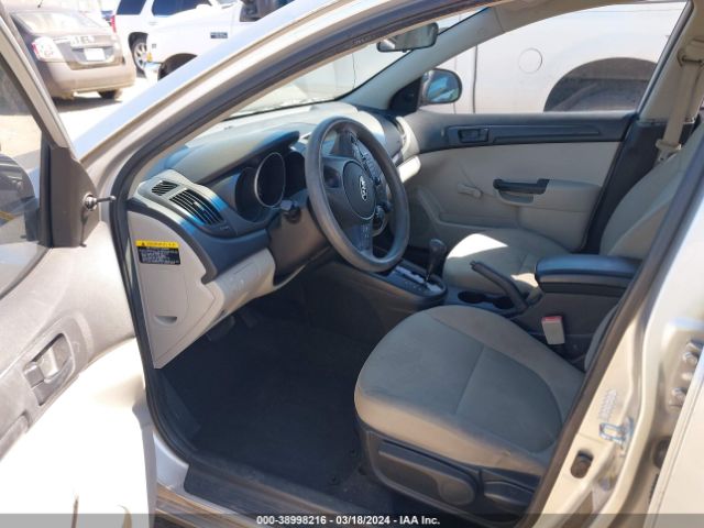 Photo 4 VIN: KNAFT4A29A5258785 - KIA FORTE 