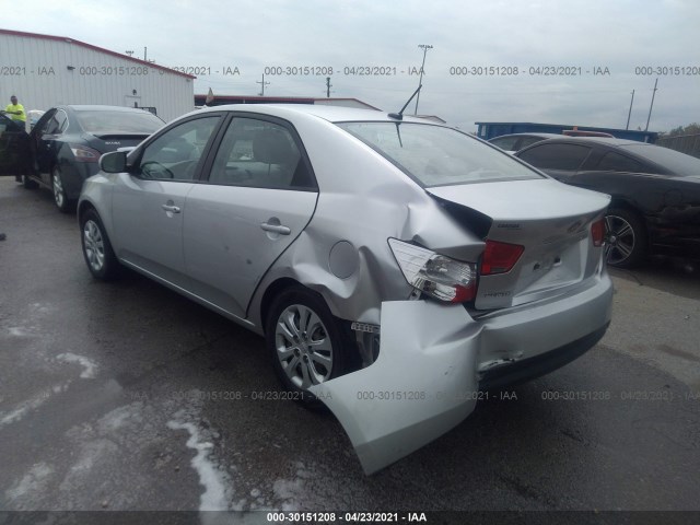 Photo 2 VIN: KNAFT4A29B5378409 - KIA FORTE 