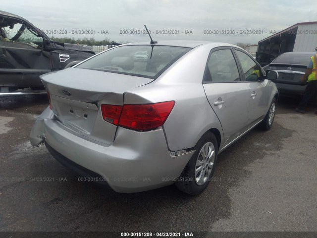 Photo 3 VIN: KNAFT4A29B5378409 - KIA FORTE 