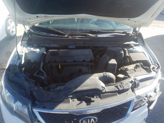 Photo 6 VIN: KNAFT4A29C5557907 - KIA FORTE LX 