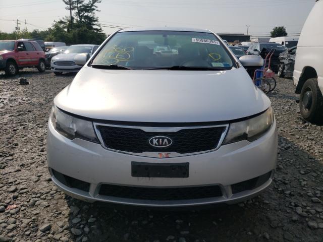 Photo 8 VIN: KNAFT4A29C5607303 - KIA FORTE 