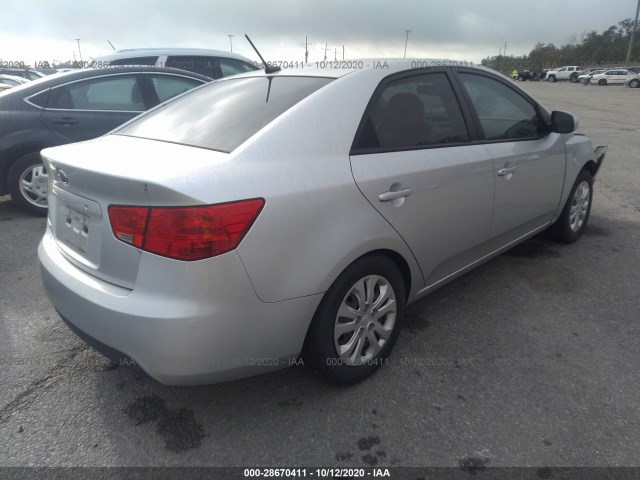 Photo 3 VIN: KNAFT4A29C5616132 - KIA FORTE 