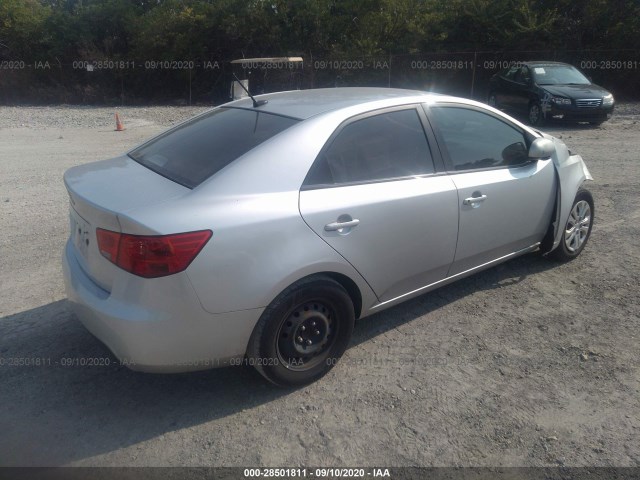 Photo 3 VIN: KNAFT4A29C5629754 - KIA FORTE 