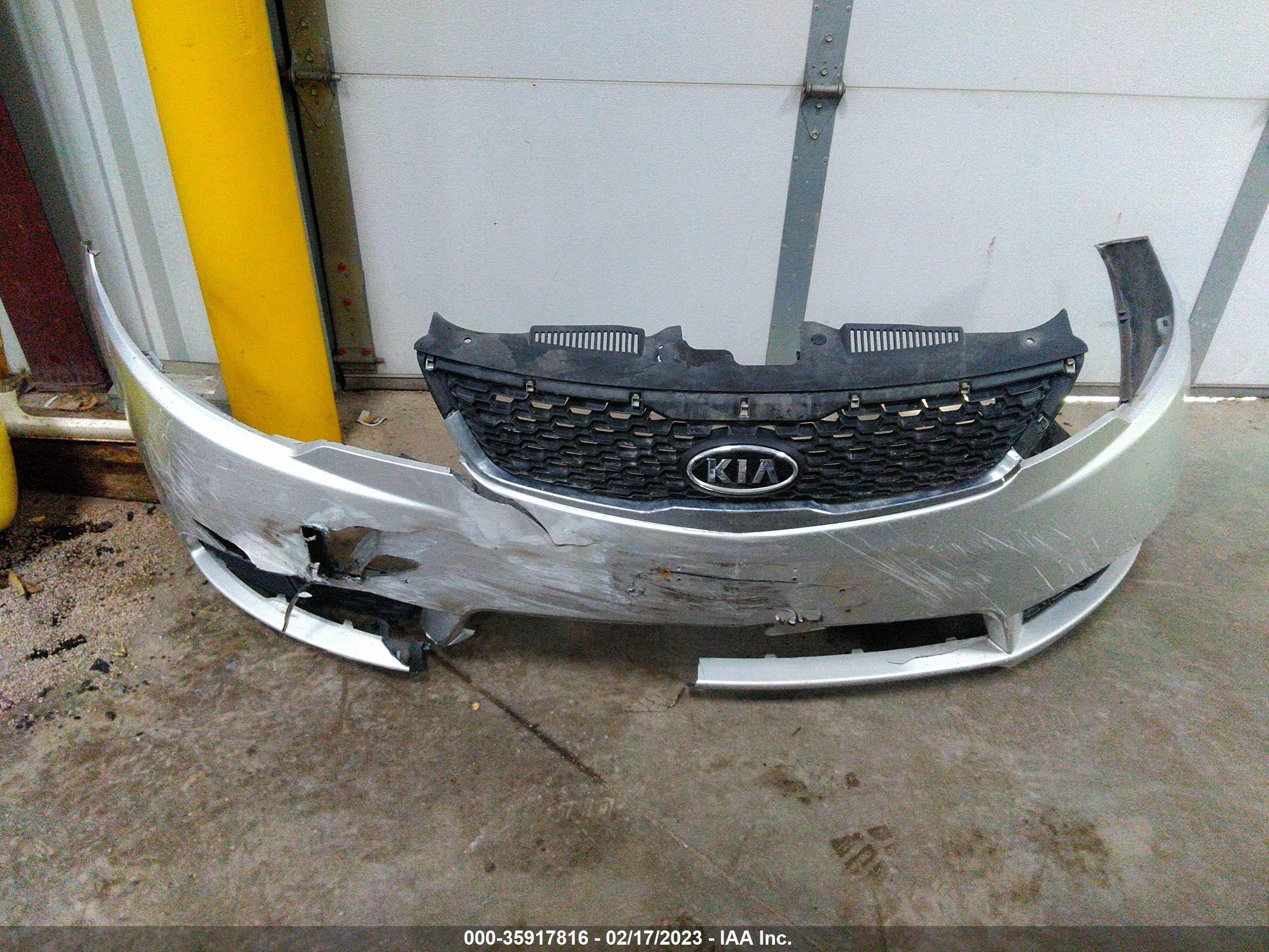 Photo 10 VIN: KNAFT4A29D5649021 - KIA FORTE 