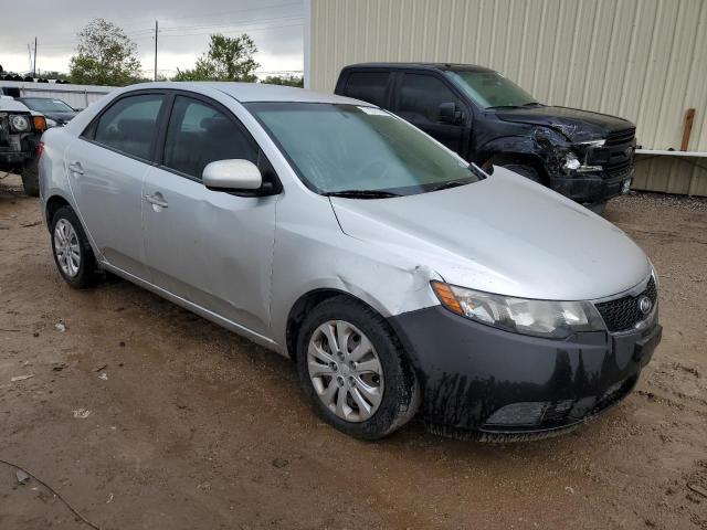 Photo 3 VIN: KNAFT4A2XA5865679 - KIA FORTE LX 